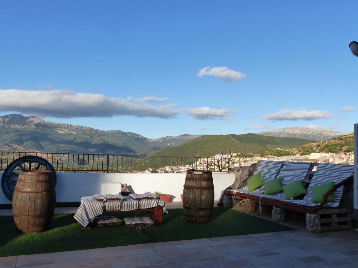 B&B Il Portico Orgosolo Εξωτερικό φωτογραφία