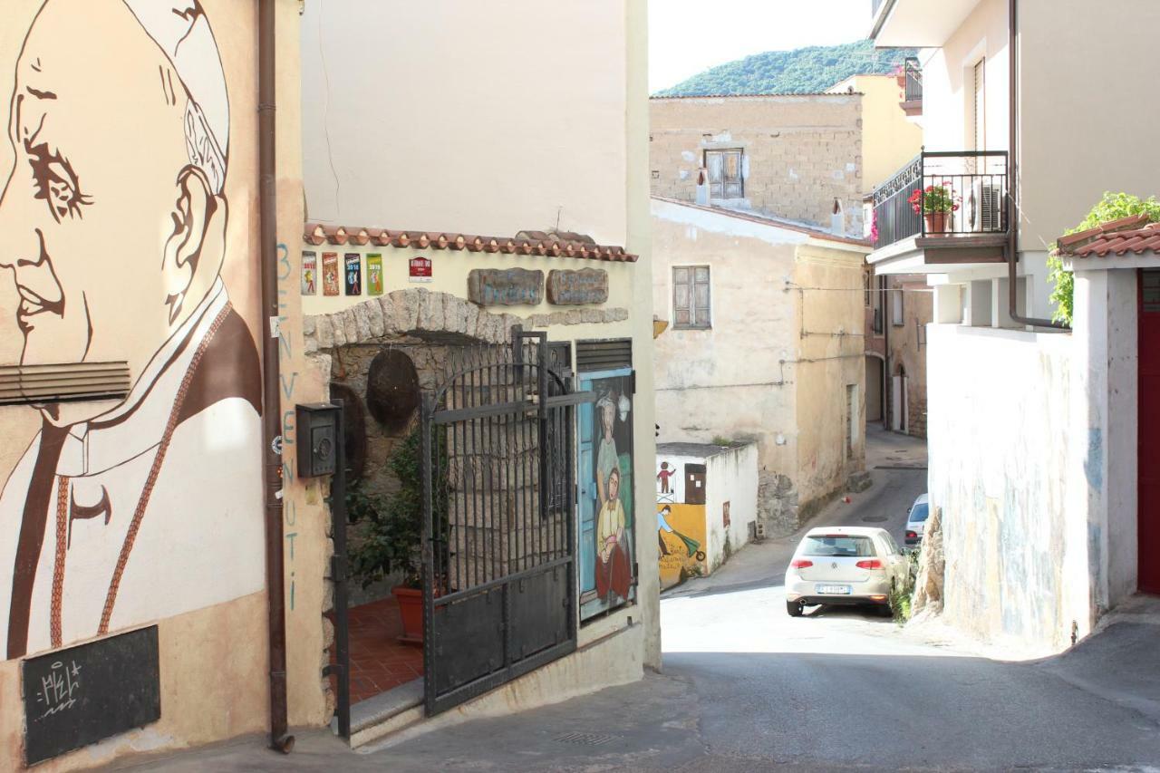 B&B Il Portico Orgosolo Εξωτερικό φωτογραφία